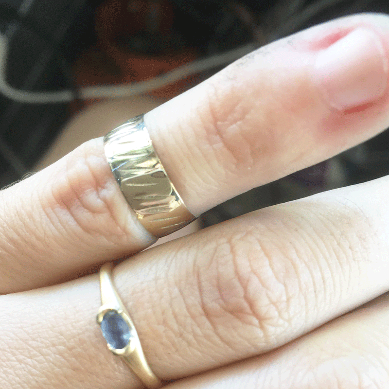 טבעת זהב 14 קראט לזרת